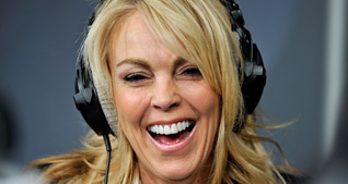 Illustration for article titled Lindsay Lohan’s Continued Drug Use Makes Her a Bad Actress, Says Daddy Dearest